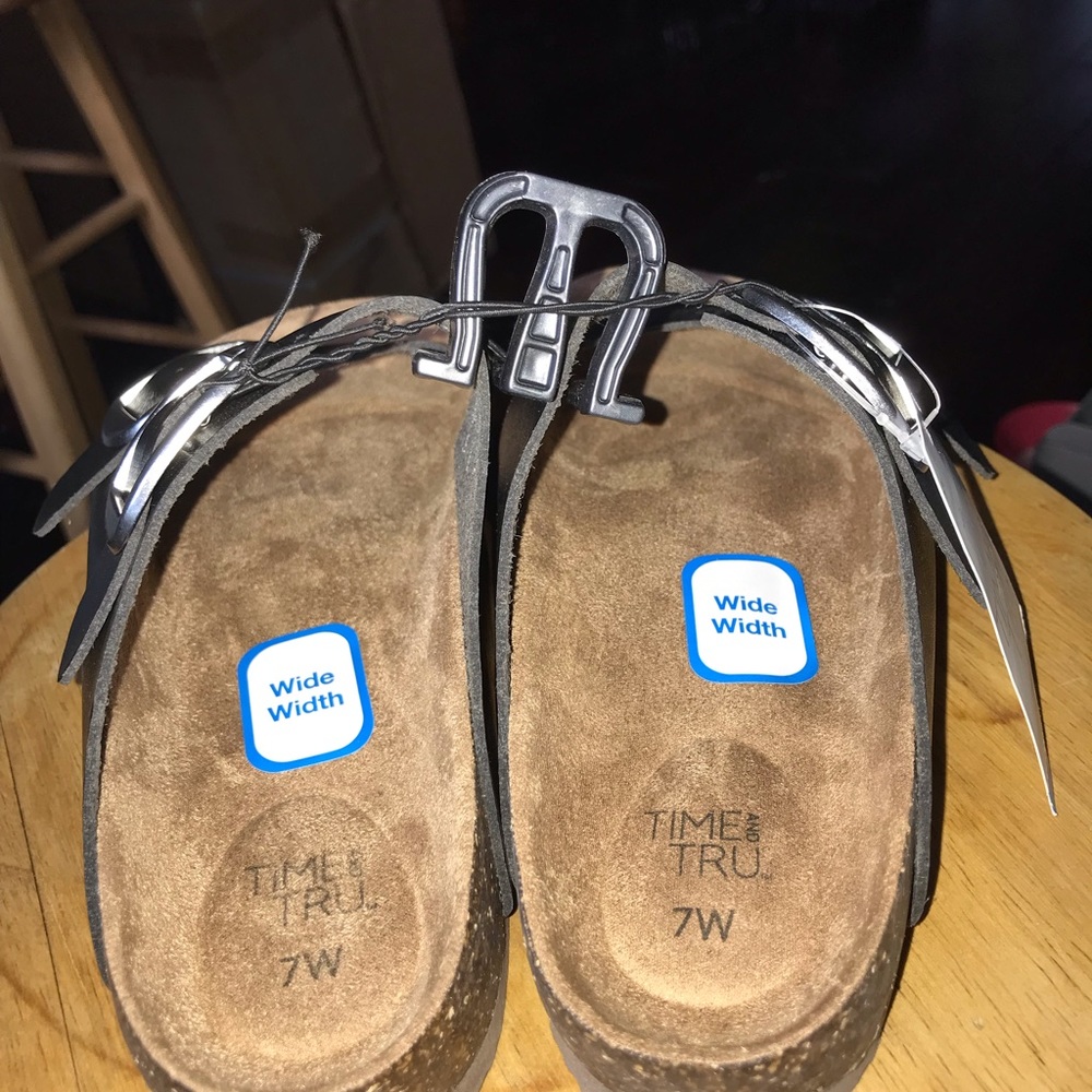 NWT Time & Tru Wide Width Size 7 Sandals - Picture 2 of 2